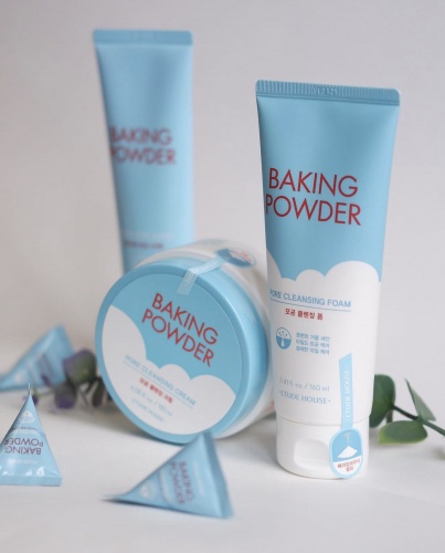 Etude House       Baking powder pore cleansing foam  2