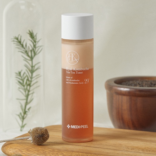 MEDIPEEL  -      Hyal Kombucha Tea-Tox Toner  2