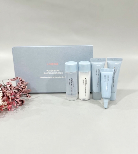 Laneige  -  5   Water bank blue hyaluronic 5 step essential kit  2