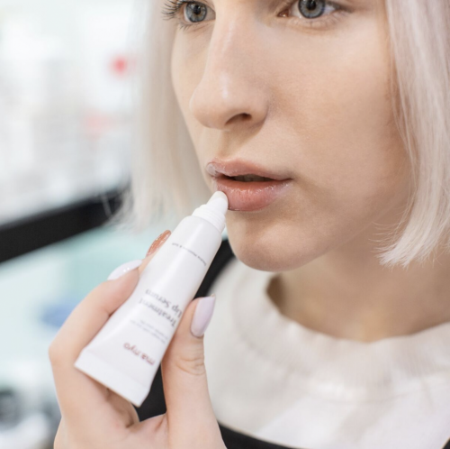 Manyo ����������������� ��������� ��� ��� � ����������, Treatment Lip Serum ���� 4