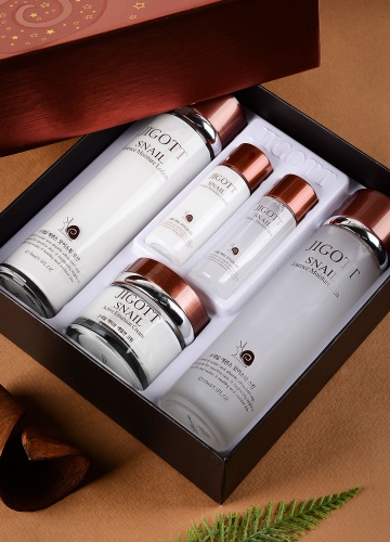 Jigott ����� �������� ������� � ������� ������  Snail moisture skin care 3set ���� 3